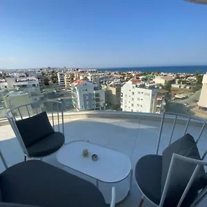 mckenzie-2-bedroom-seaview-with-infinity-pool.hotelsatayianapa.com/
